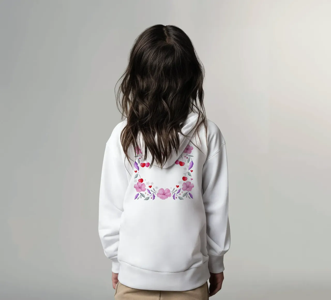 Ghirlanda floreale di fiori di ciliegio e cuori per un testo personalizzato felpa bambino con cappuccio da CalliLetters