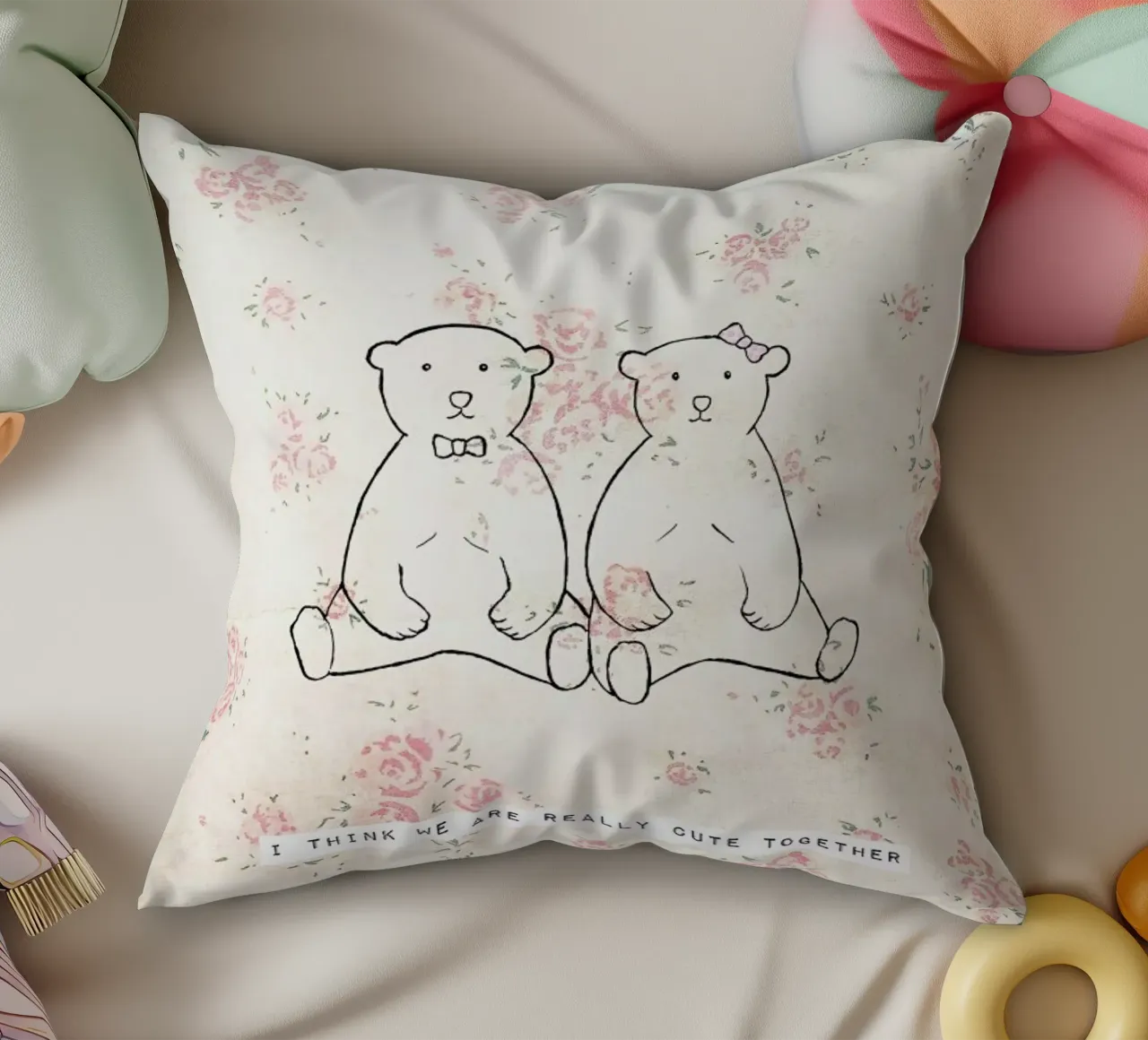 I Think We Are Really Cute Together cuscino da Ingrid Beddoes