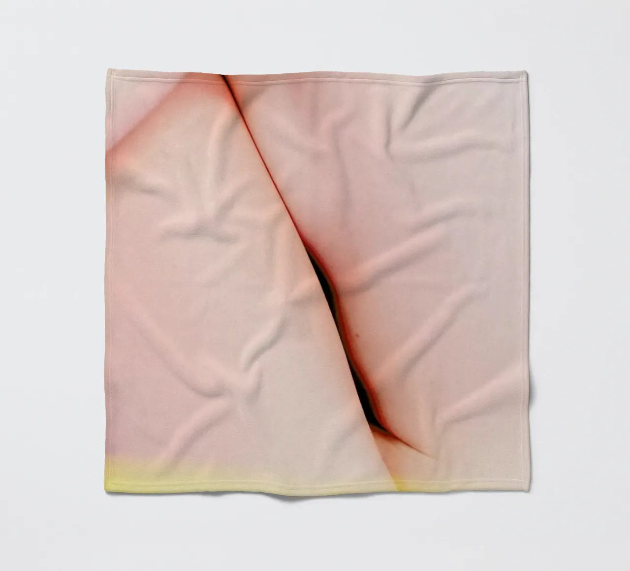 Hide Away Tree House 6 coperta in pile da Paul Aidan Perry