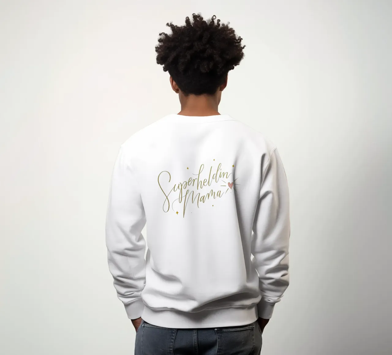 Mamma supereroe. Calligrafia a pennello con texture e cuore in oro felpa da CalliLetters