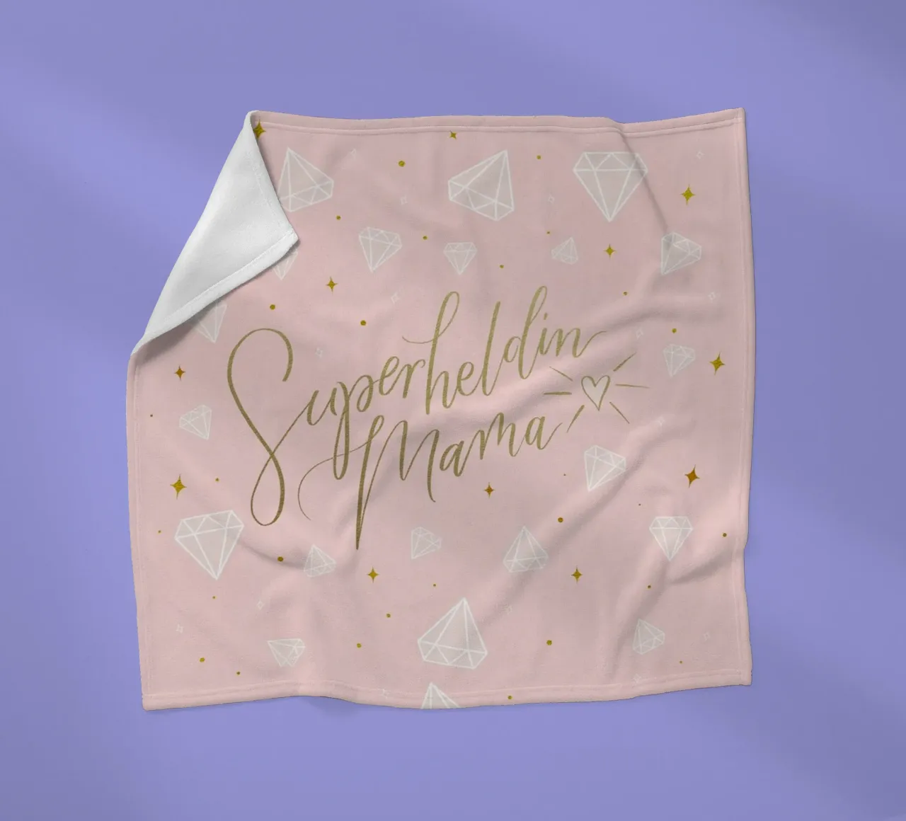 Mamma supereroe. Calligrafia a pennello con texture e cuore in oro coperta in pile da CalliLetters
