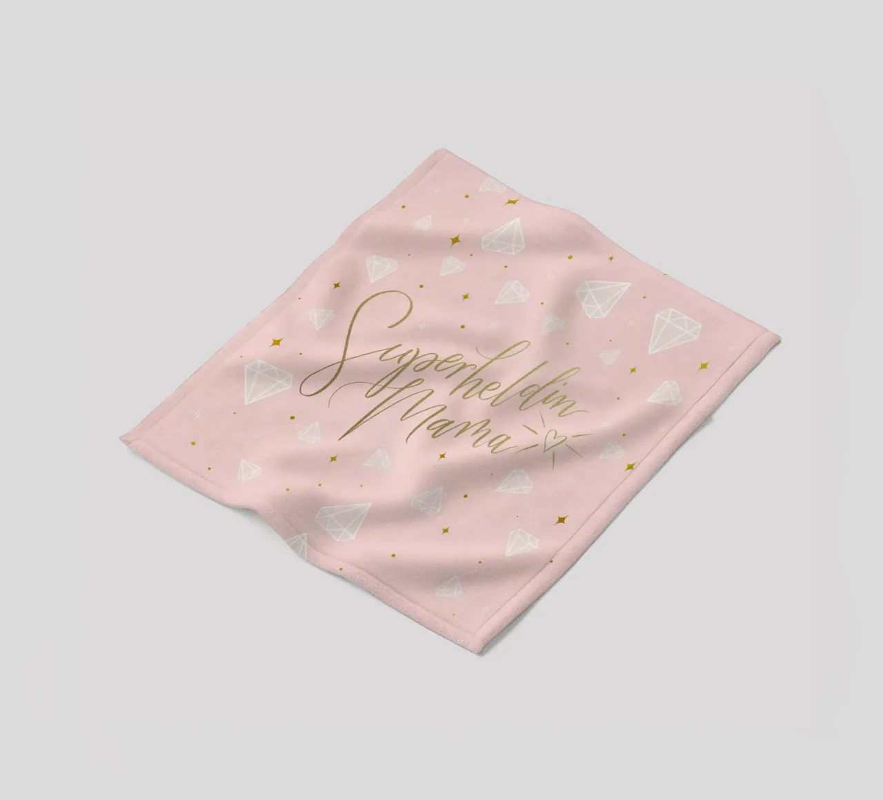 Mamma supereroe. Calligrafia a pennello con texture e cuore in oro coperta in pile da CalliLetters