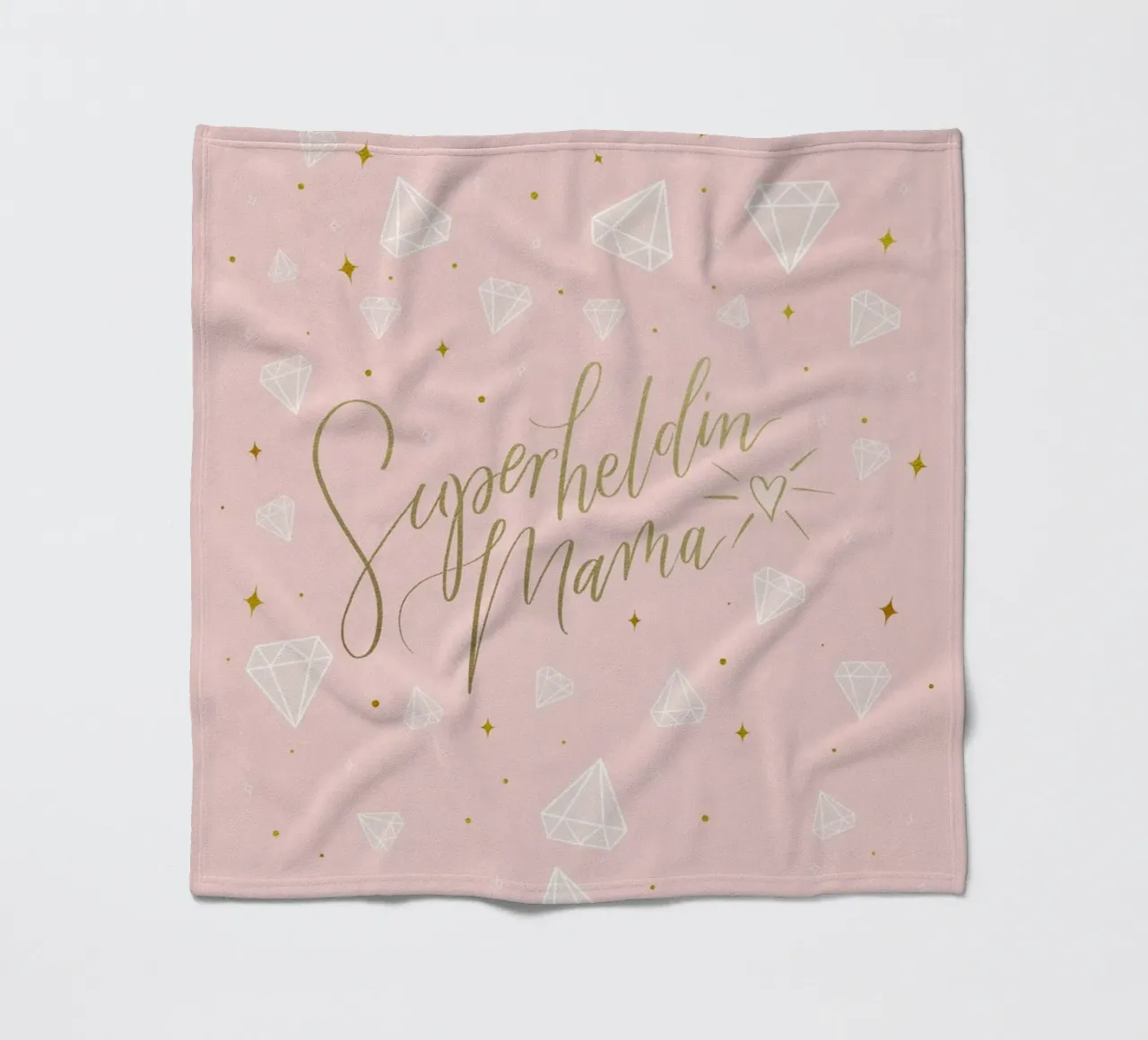 Mamma supereroe. Calligrafia a pennello con texture e cuore in oro coperta in pile da CalliLetters