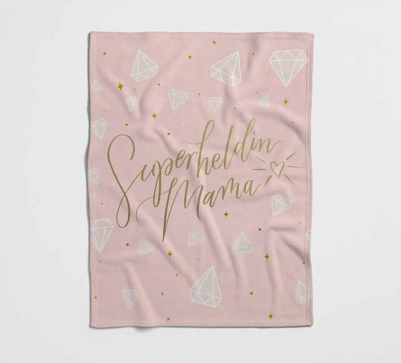 Mamma supereroe. Calligrafia a pennello con texture e cuore in oro coperta in pile da CalliLetters