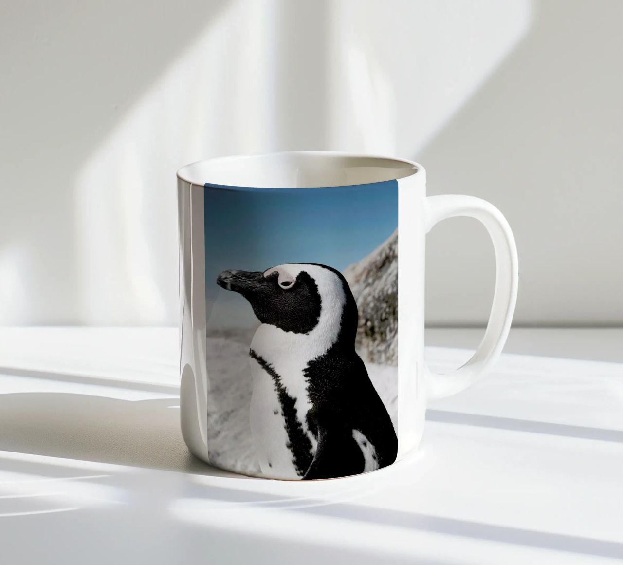 Penguin tazza in ceramica da Laura Palm