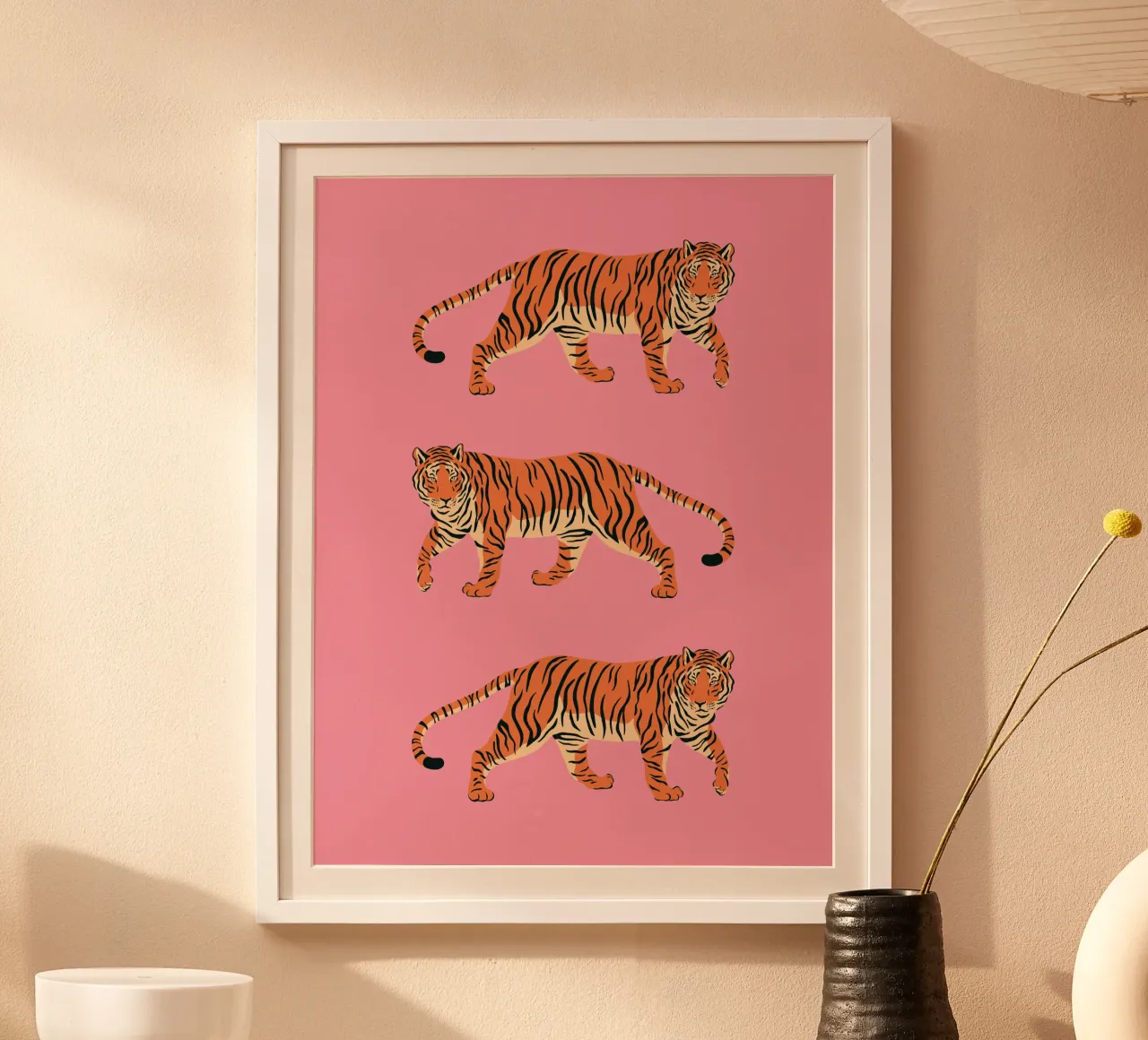 Tigri in rosa - Elegante arte da parete con motivo animale poster da Studio Mooodz