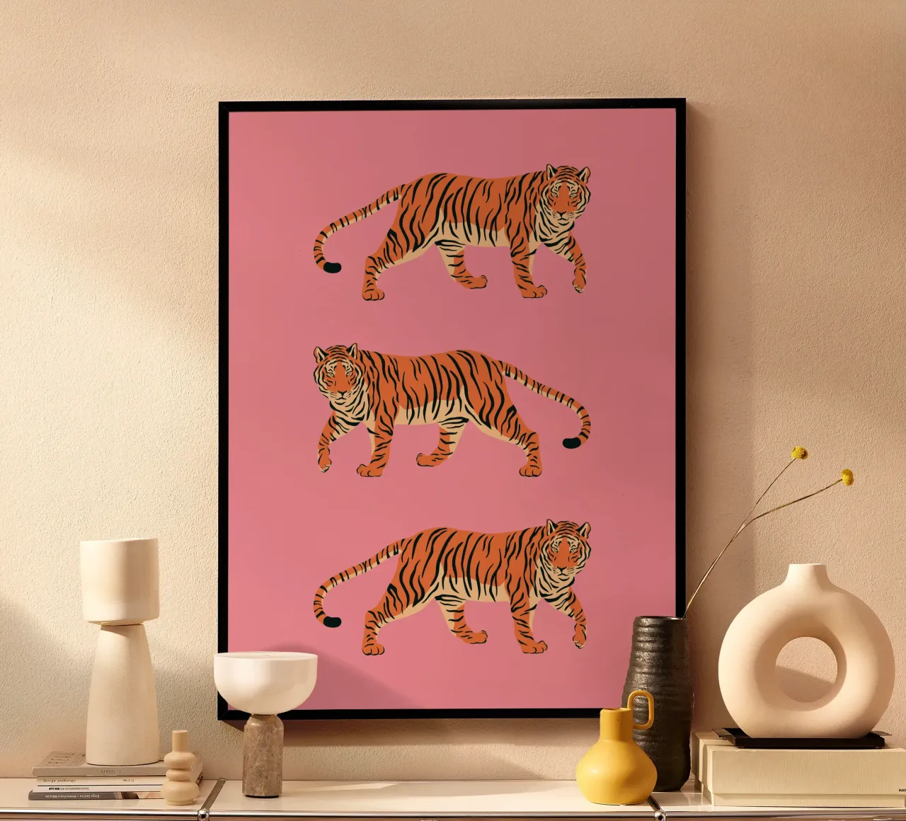 Tigri in rosa - Elegante arte da parete con motivo animale poster da Studio Mooodz