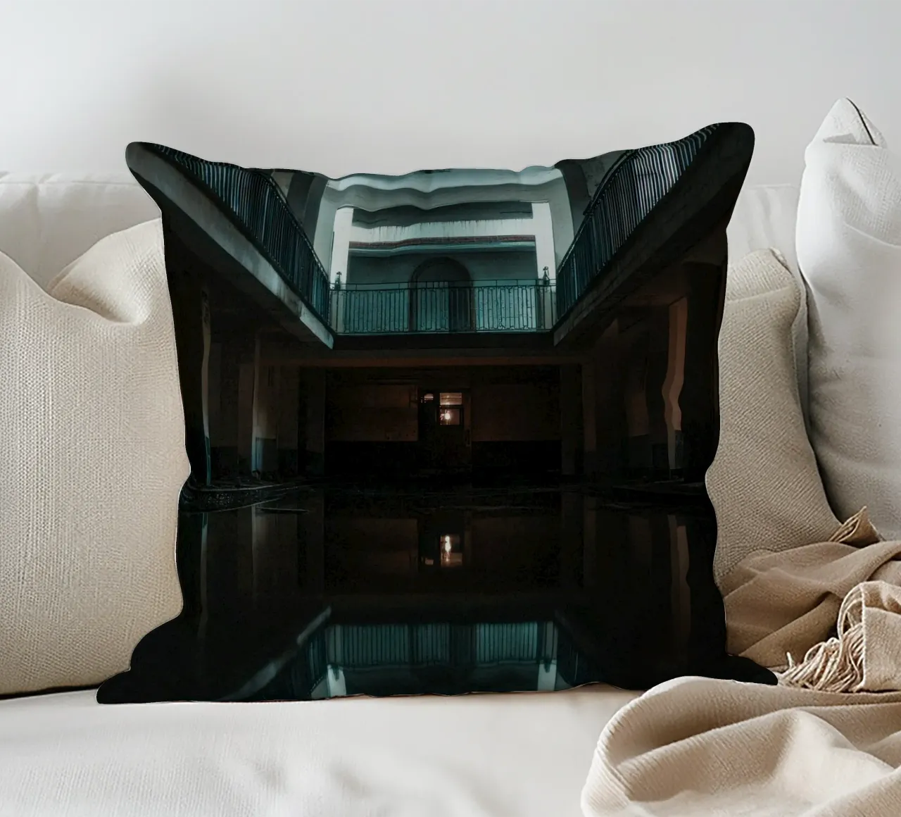 Katmandou Intemporelle : Reflets d’une architecture oubliée coussin de By Night