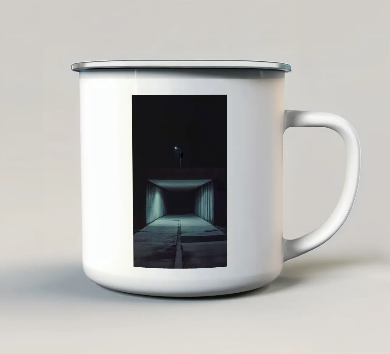 Katmandou Sombre : Le charme d’un tunnel sous la lune mug en émail de By Night