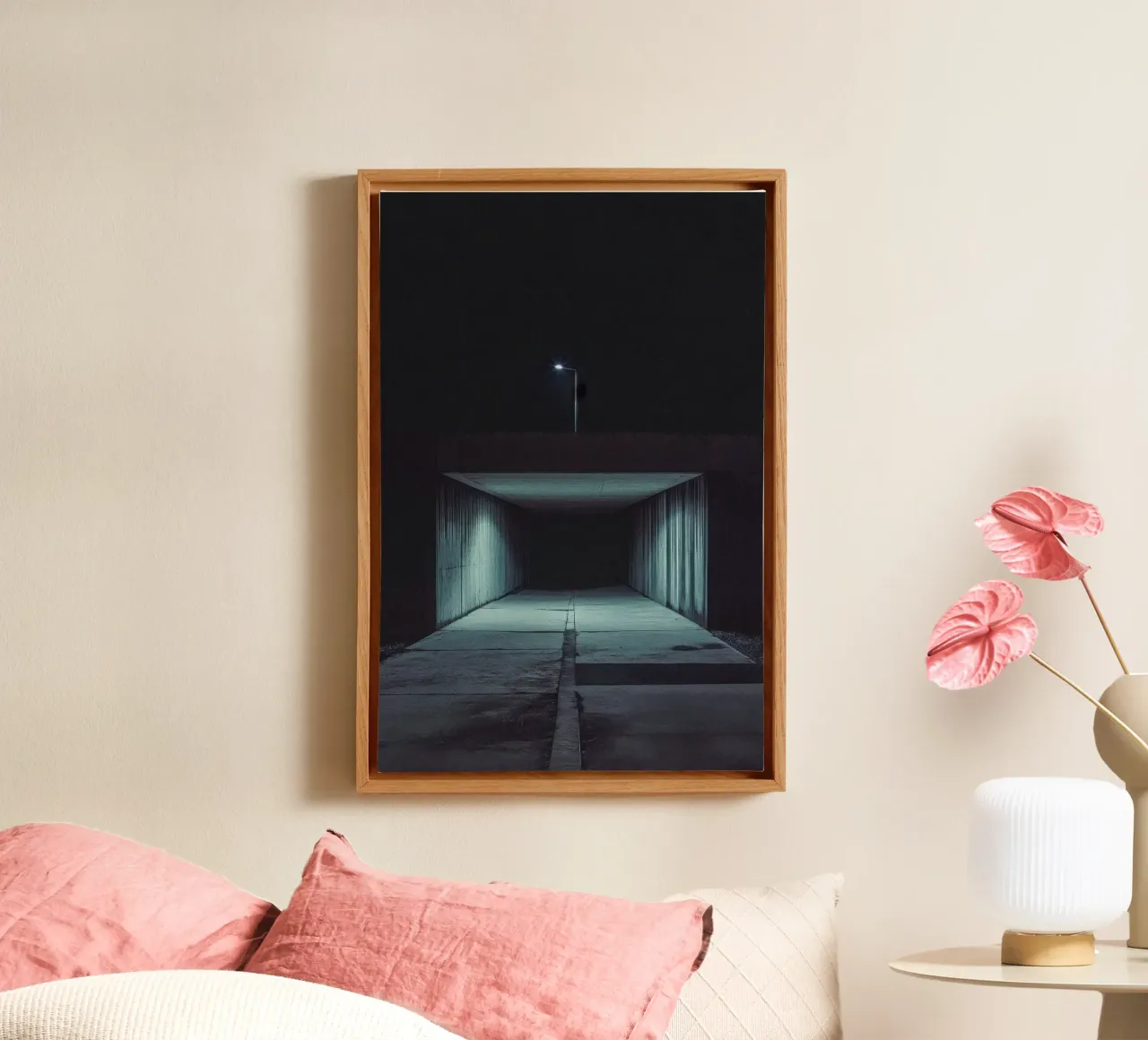 Katmandou Sombre : Le charme d’un tunnel sous la lune toile de By Night