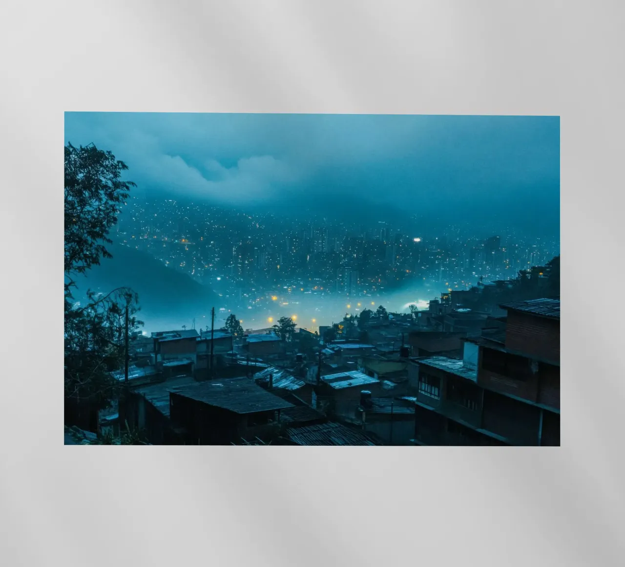 Medellín, la città delle luci pellicola backlit da By Night