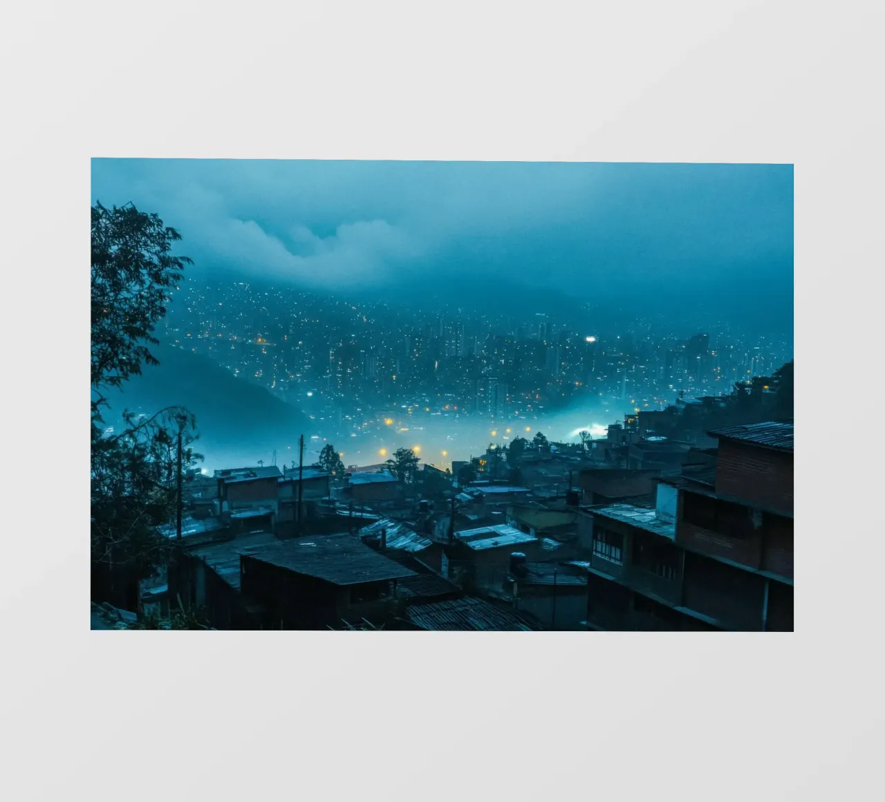 Medellín, la città delle luci pellicola backlit da By Night