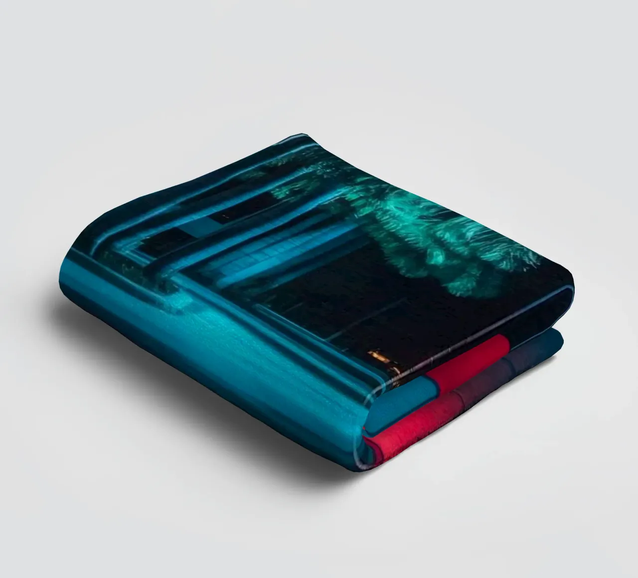 Tropical reflection: Miami and its play of light towel by By Night