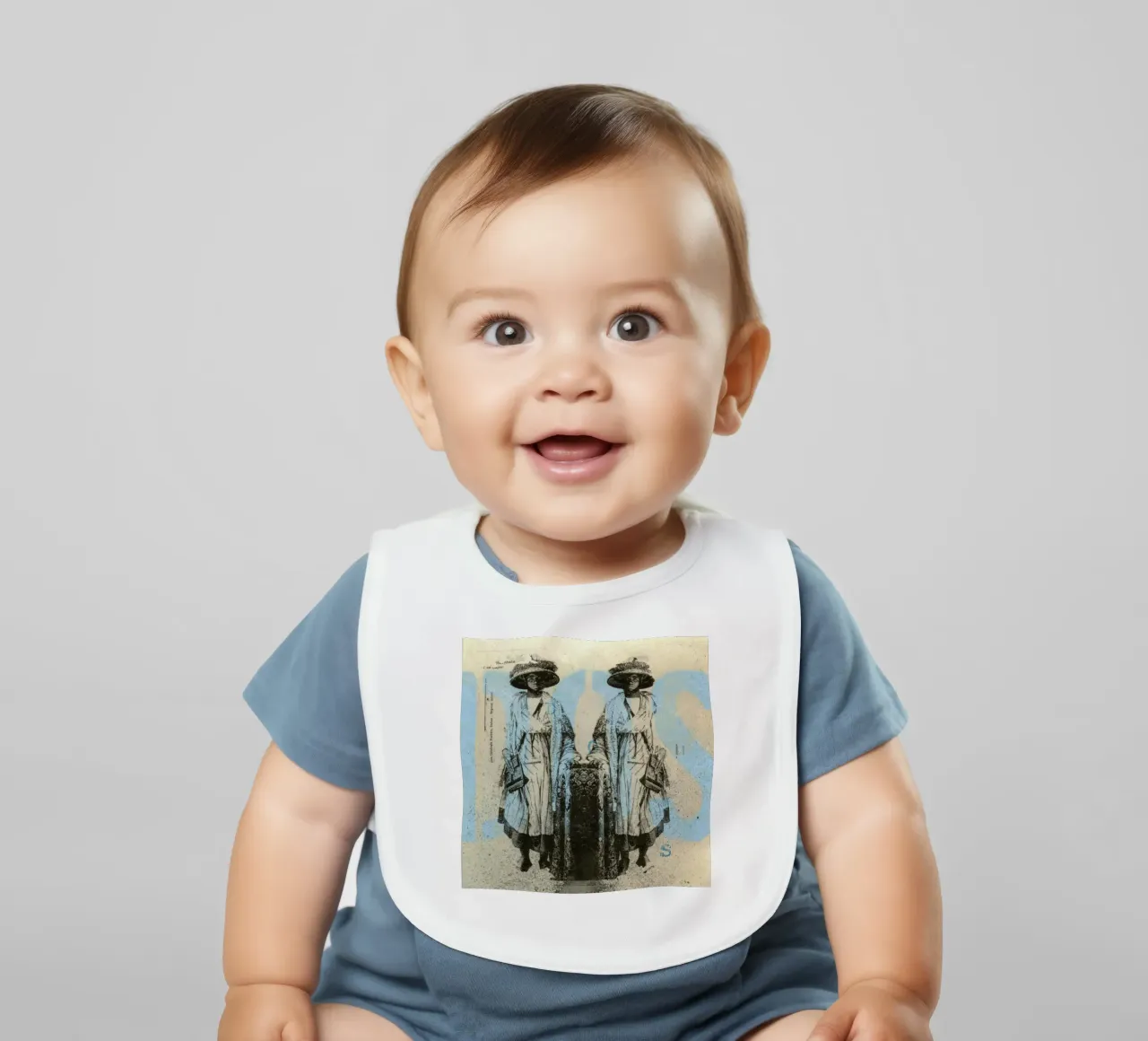 Dos baby bib by Tameo