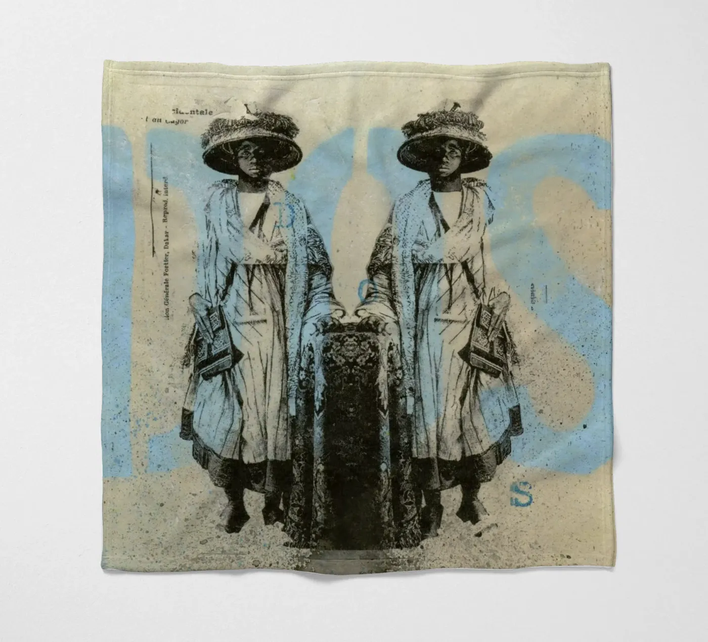 Dos fleece blanket by Tameo