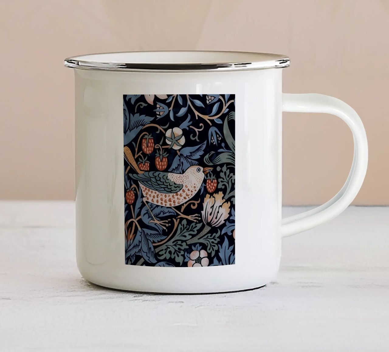 William Morris - Aardbeiendief emaille mok van William Store