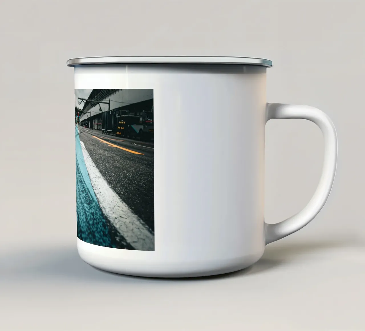 Rennstrecke tazza in smalto da Flo Klein