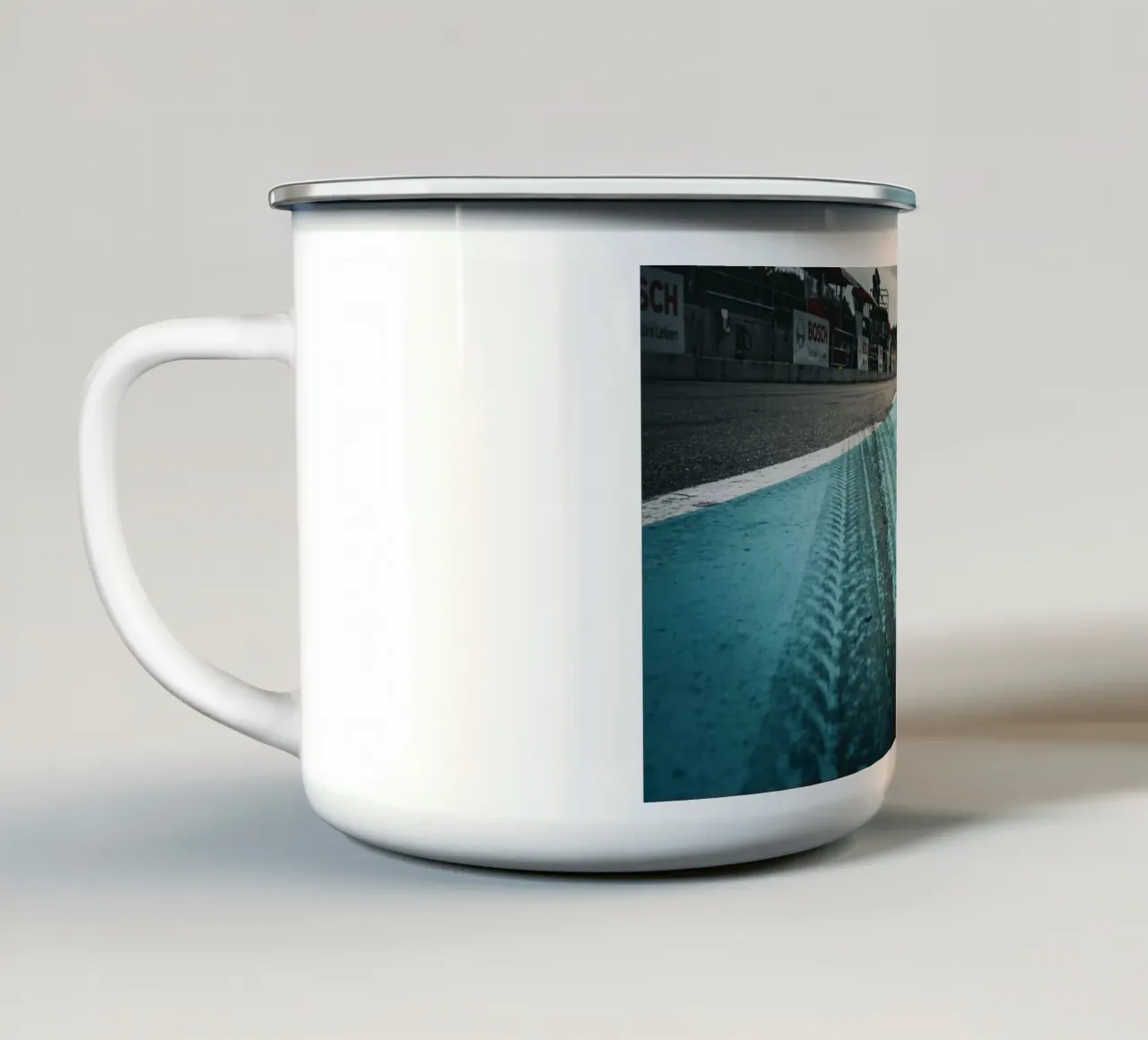 Rennstrecke tazza in smalto da Flo Klein