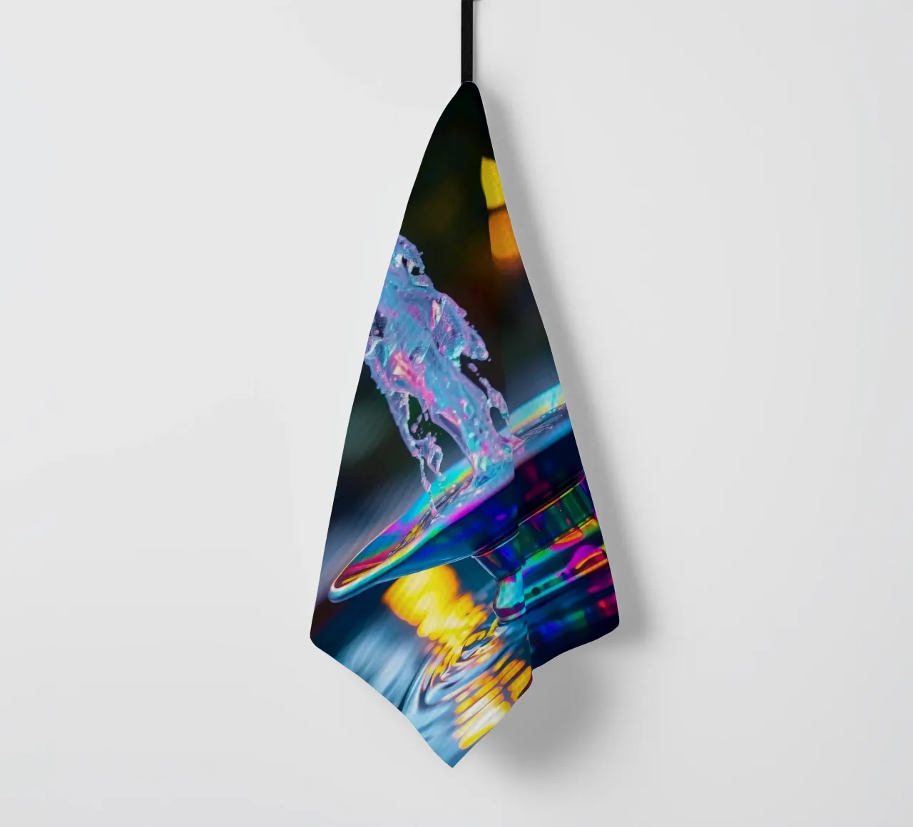 Une fontaine colorée crée un spectacle lumineux fascinant torchon de DesignDoodle