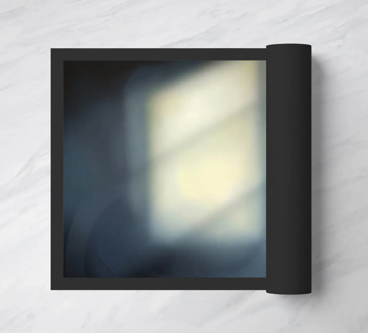 Une lumière douce filtre à travers une fenêtre, créant une ambiance brumeuse. paillasson de DesignDoodle