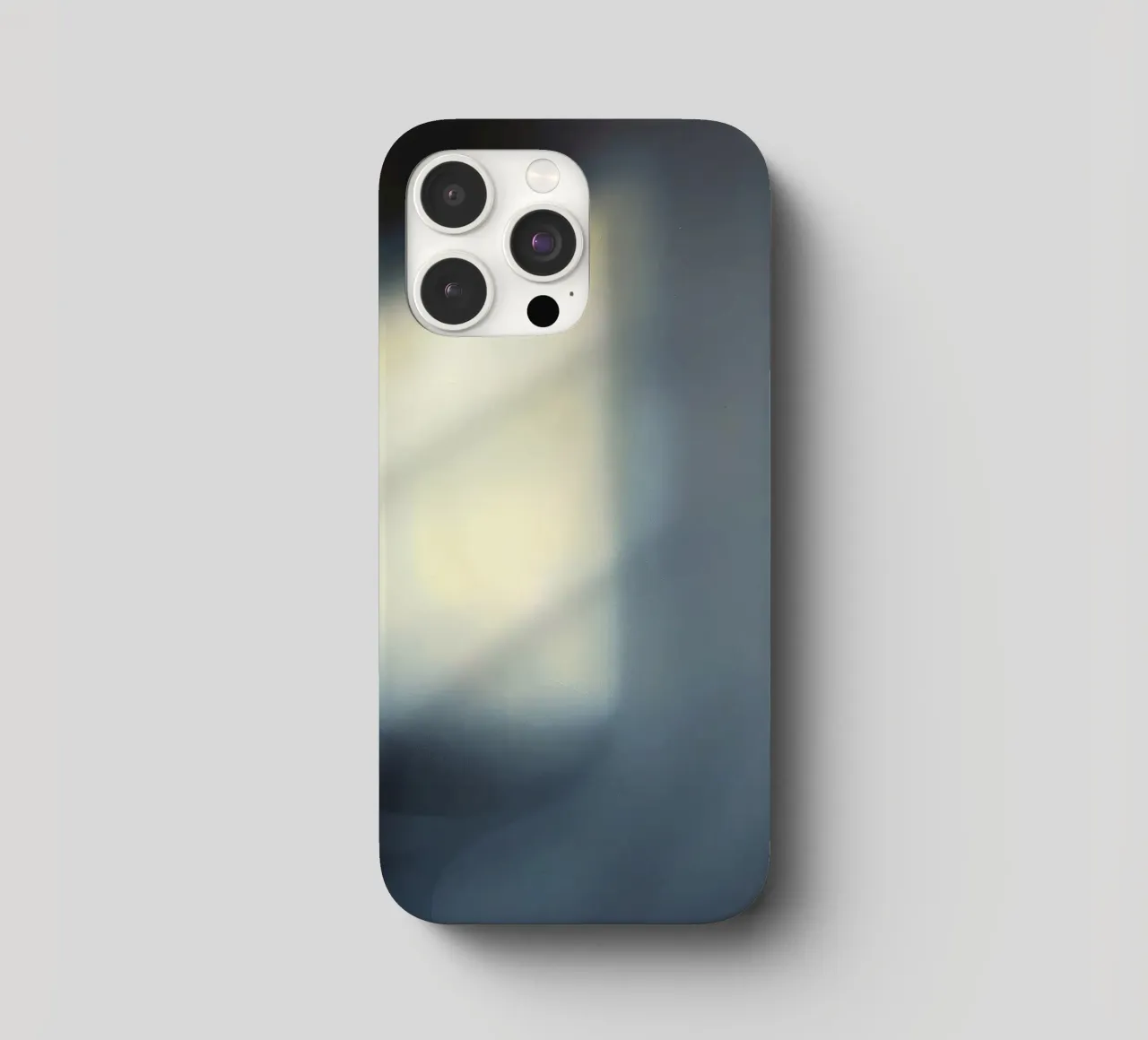 Zacht licht valt door een raam en creëert een wazige sfeer. iphone hoesje van DesignDoodle