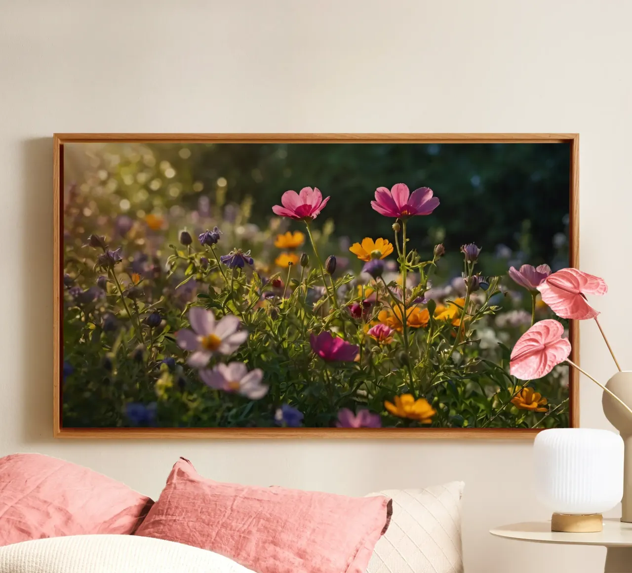 Kleurrijke wilde bloemen in een zonovergoten tuin tijdens de late lente canvas van DesignDoodle