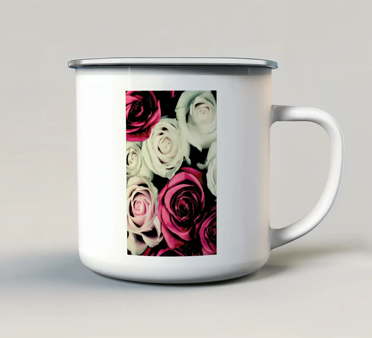 Amor tazza in smalto da Ingrid Beddoes