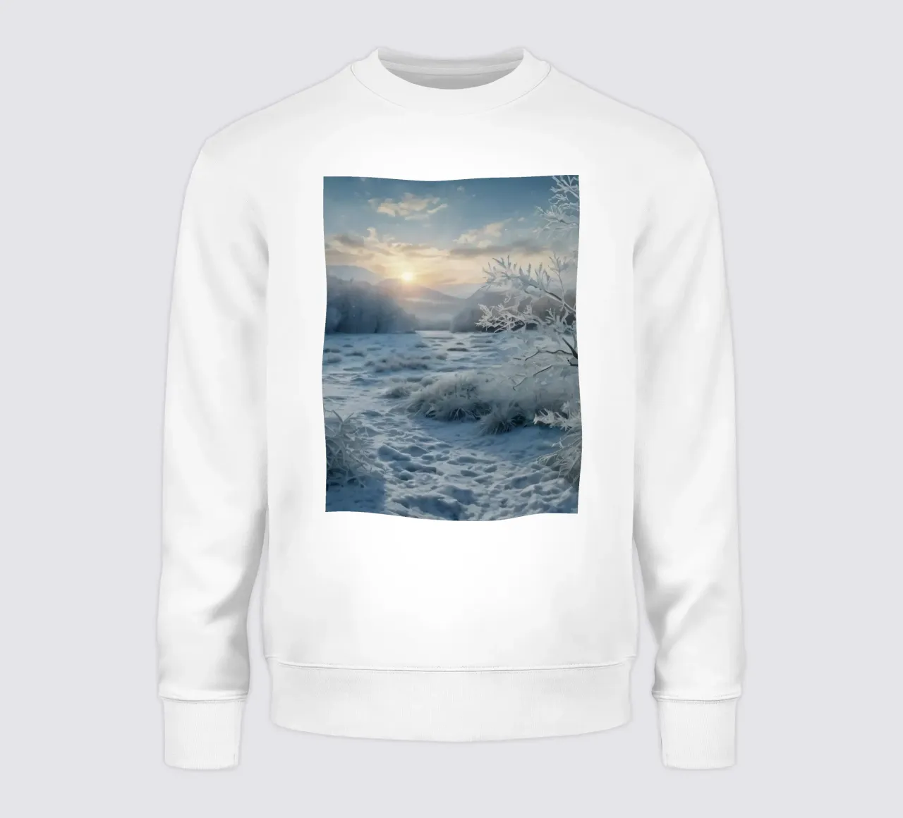 Die Wintersonne geht über einer frostigen, von Bäumen umgebenen Wiese auf Sweatshirt von DesignDoodle