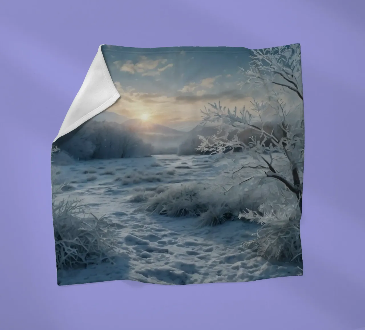 Die Wintersonne geht über einer frostigen, von Bäumen umgebenen Wiese auf Fleecedecke von DesignDoodle