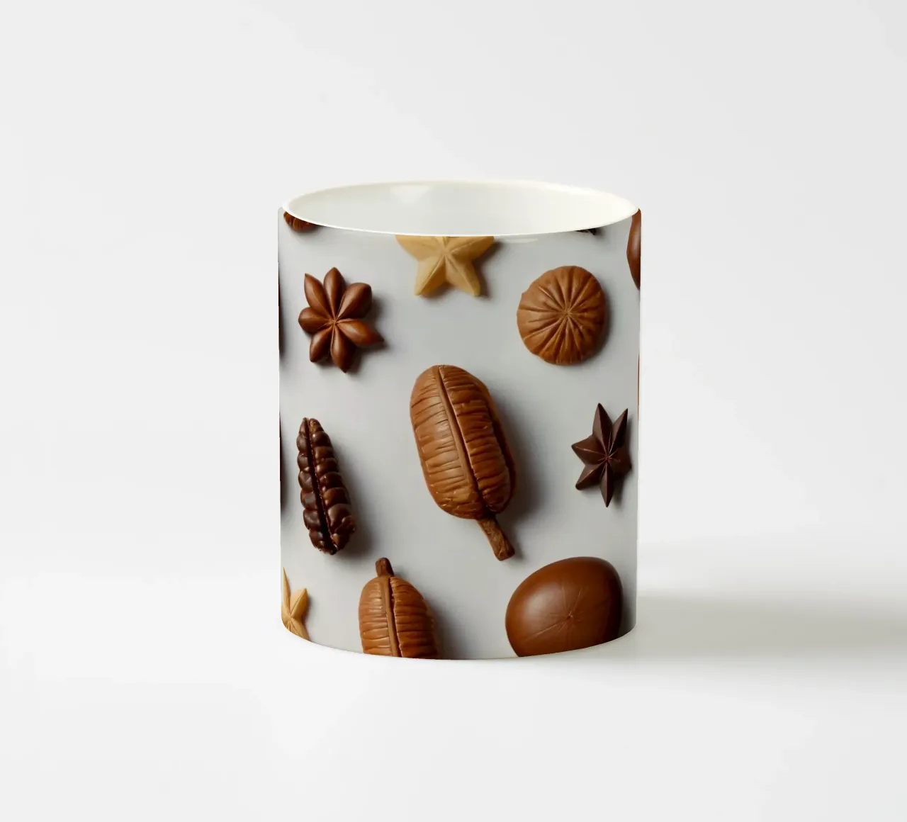 Sortiment sortierter Pralinen auf hellem Hintergrund Keramik Tasse von DesignDoodle