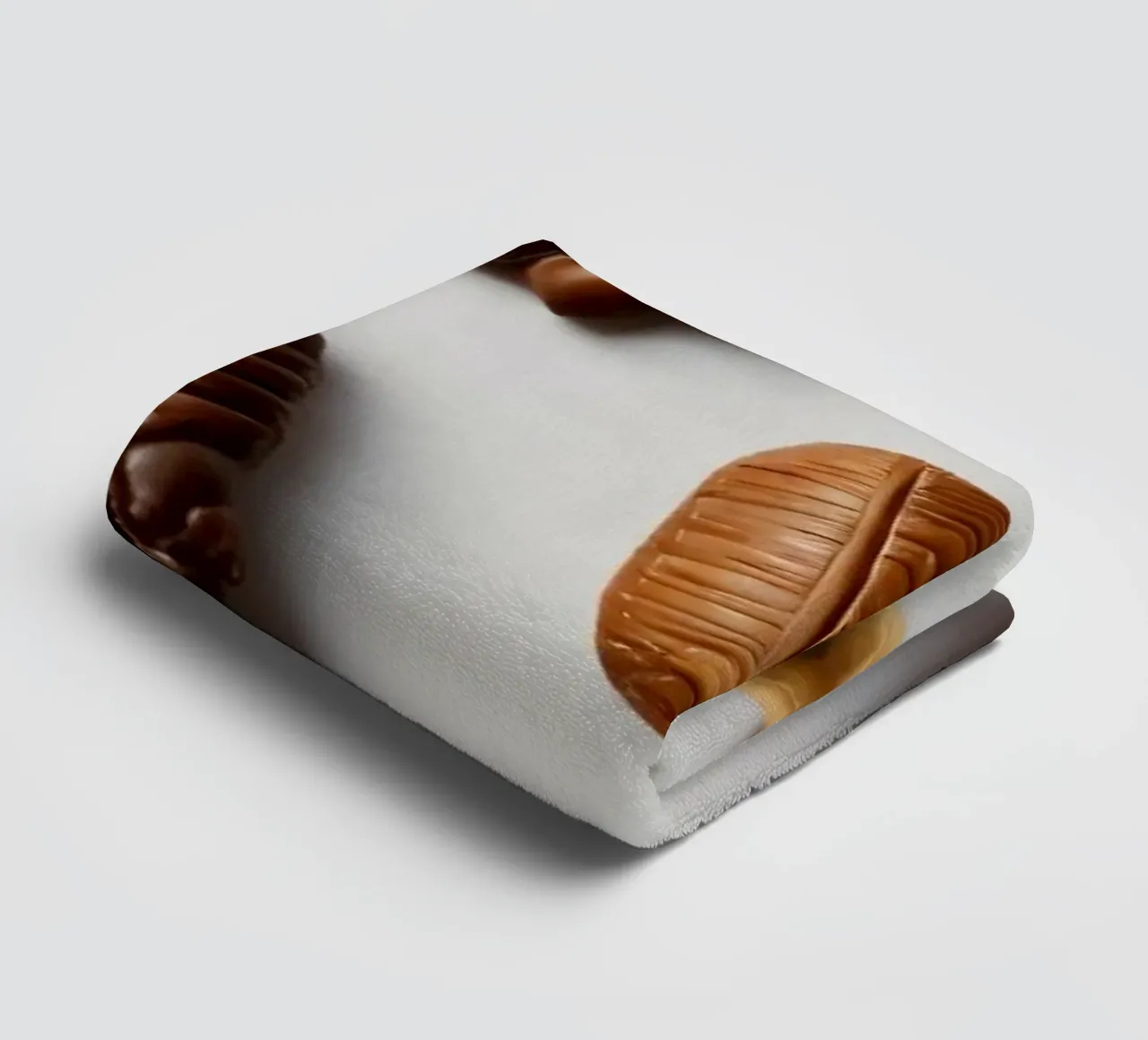 Sortiment sortierter Pralinen auf hellem Hintergrund Handtuch von DesignDoodle