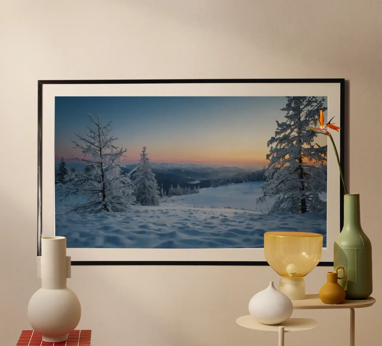 Paesaggio invernale alba alberi coperti di neve e montagna poster da DesignDoodle