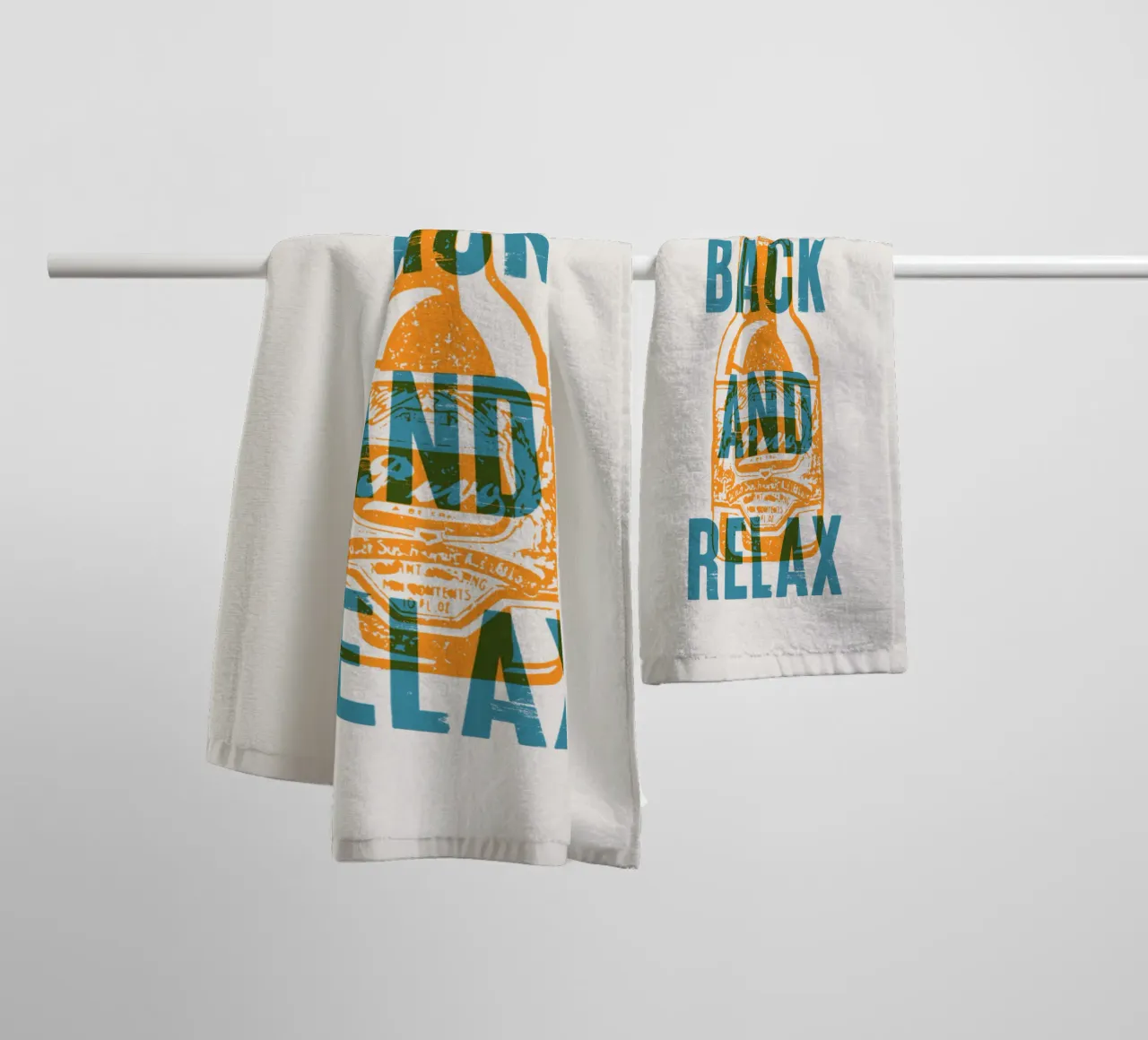 Nip achterover en ontspan badhanddoek van Vintagrafica