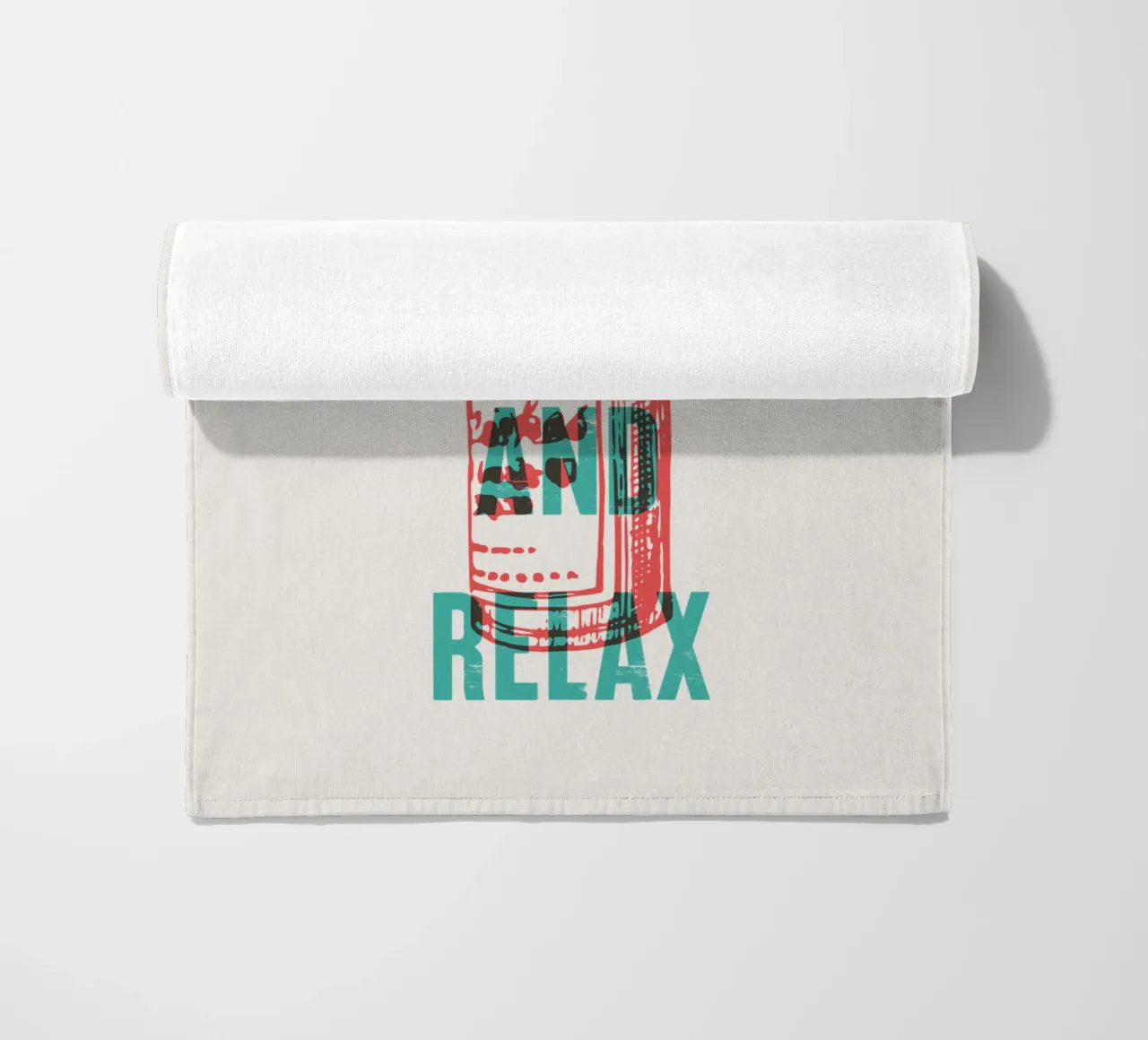 Nip achterover en ontspan strandhanddoek van Vintagrafica