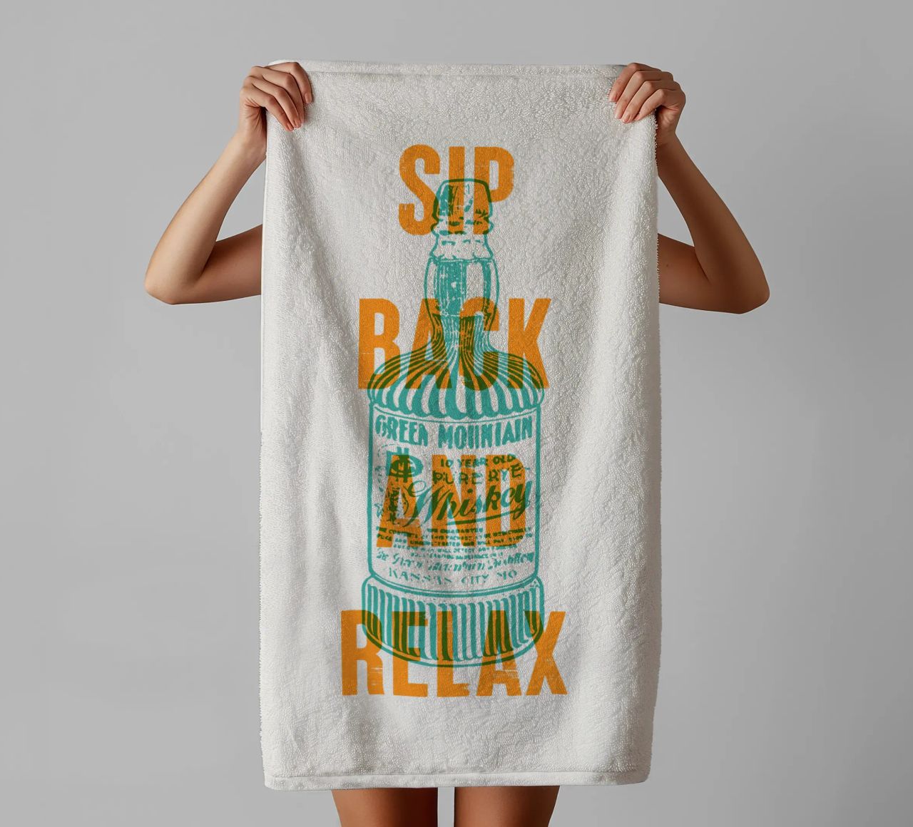 Nip achterover en ontspan badhanddoek van Vintagrafica