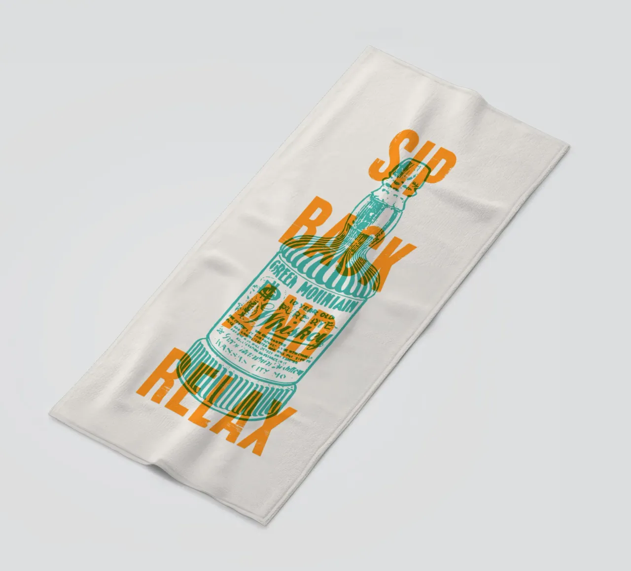 Nip achterover en ontspan strandhanddoek van Vintagrafica