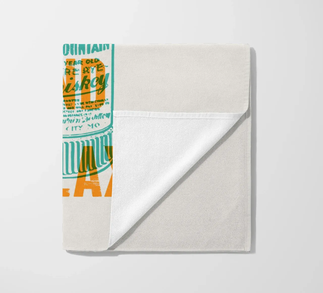 Nip achterover en ontspan strandhanddoek van Vintagrafica