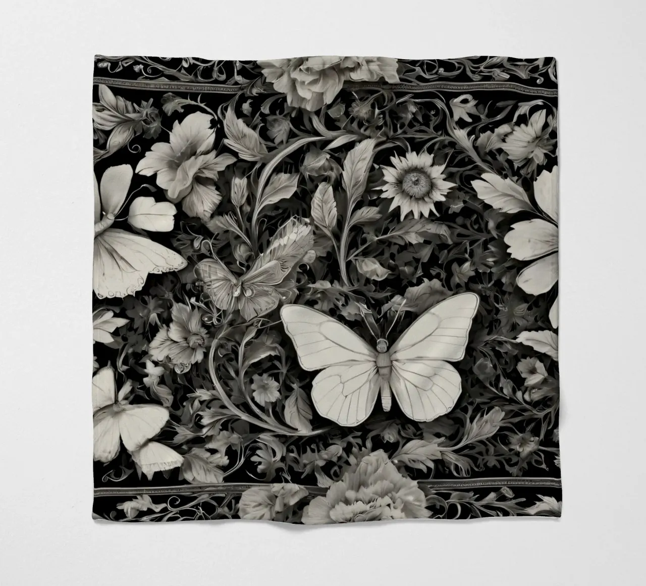 Design intricato con farfalle e fiori monocromatici. coperta in pile da DesignDoodle