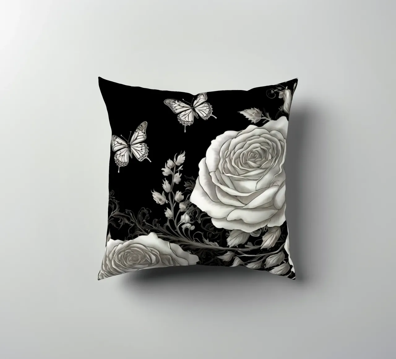 Design artistico in bianco e nero con rose e farfalle cuscino da DesignDoodle