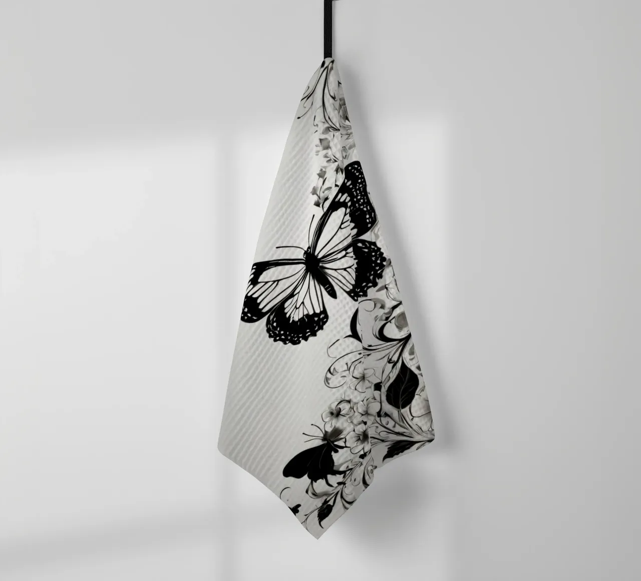 Elegante farfalla in bianco e nero tra intricati motivi floreali canovaccio da cucina da DesignDoodle