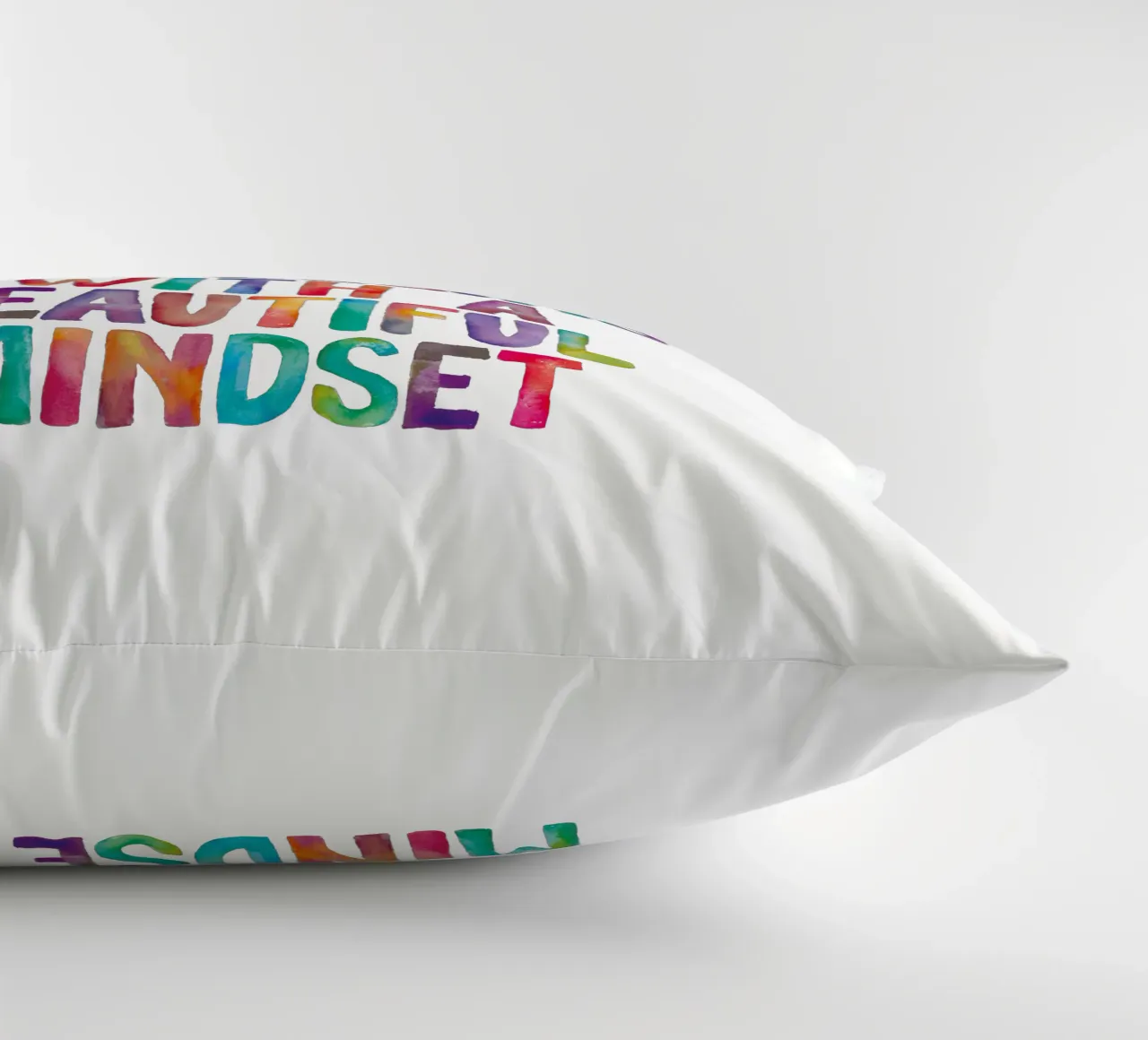 Una bella giornata inizia con una bella mentalità Tipo arcobaleno cuscino da THE MOTIVATED TYPE