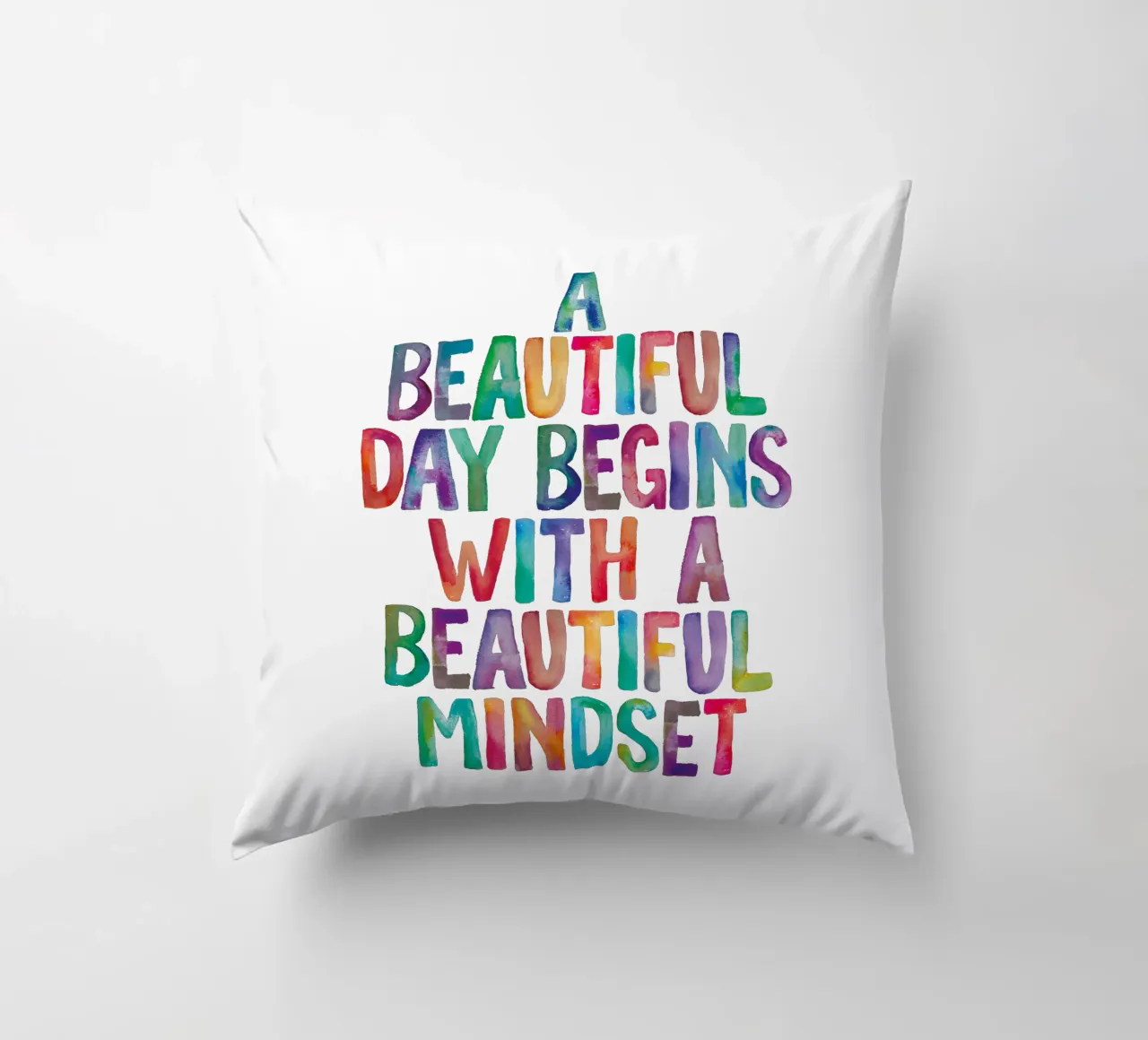 Una bella giornata inizia con una bella mentalità Tipo arcobaleno cuscino da THE MOTIVATED TYPE