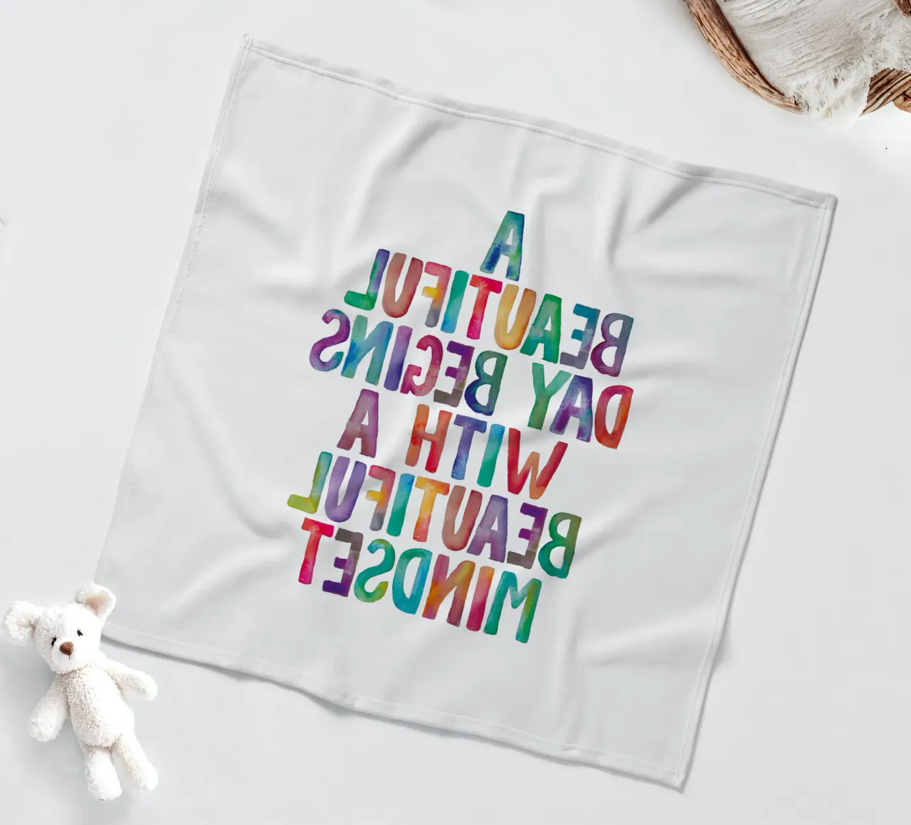 Een mooie dag begint met een mooie instelling Regenboogtype fleecedeken van THE MOTIVATED TYPE