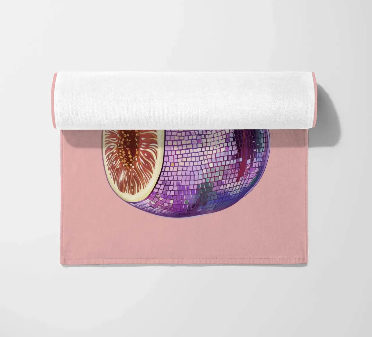 Fico, Disco Ball in rosa telo mare da Peaches Art Prints
