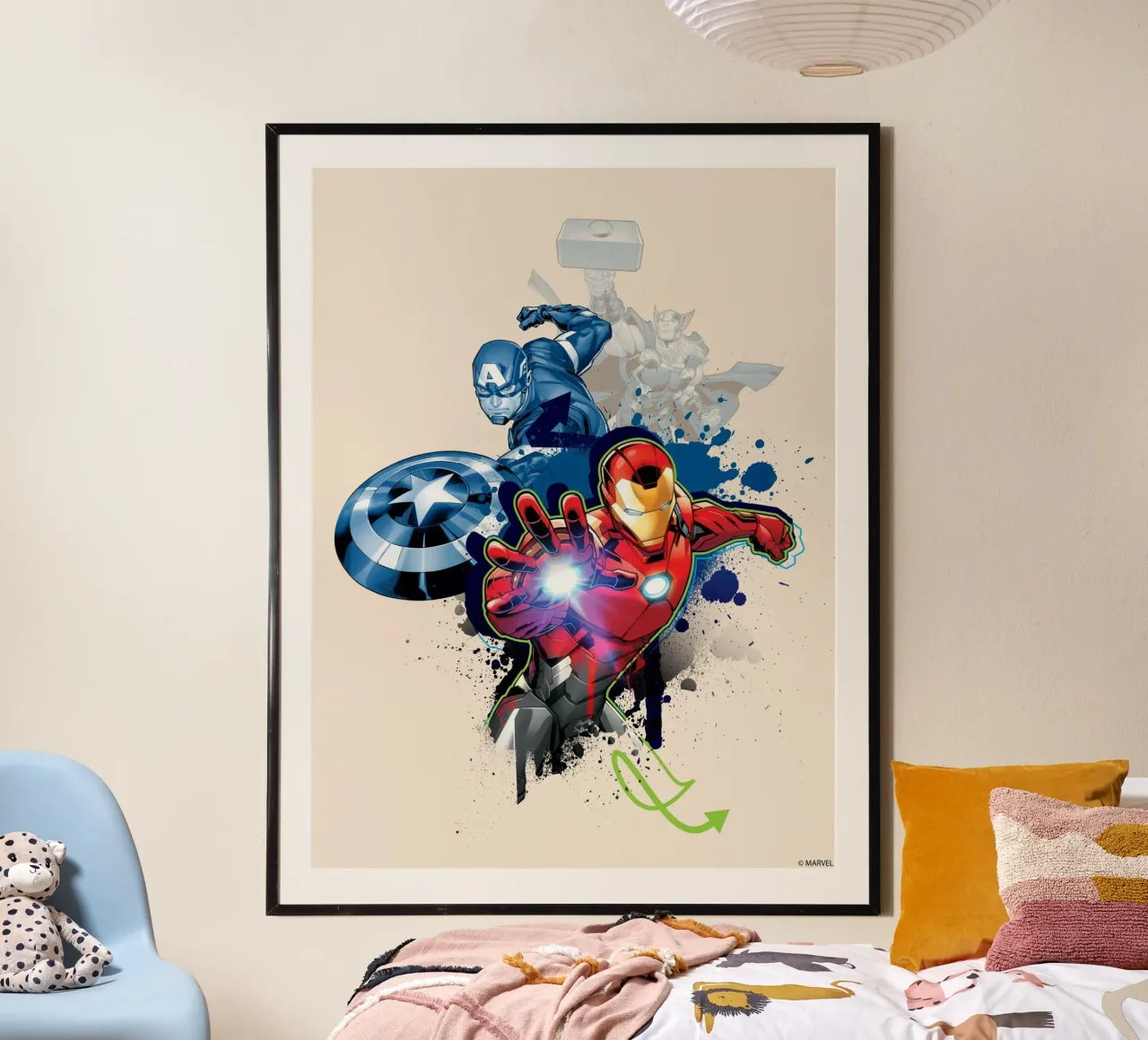 Avengers Power poster con telaio in plastica da MARVEL Designs by JUNIQE