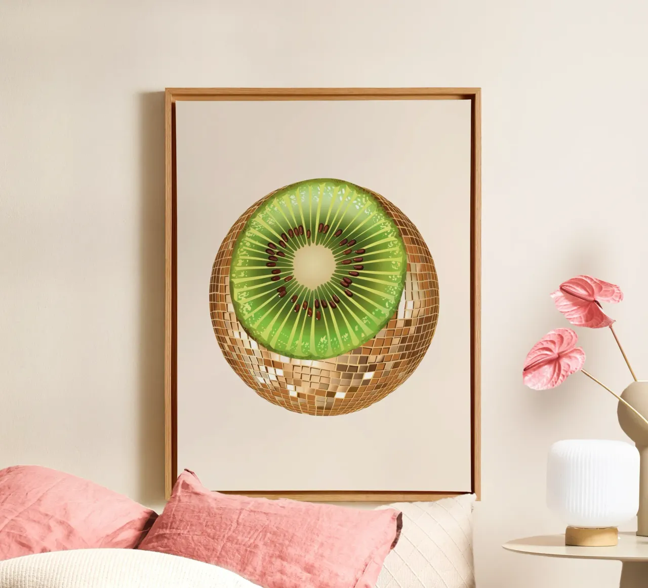 Kiwi, frutta Disco Ball Art tela con Cornice a cassetta da Peaches Art Prints