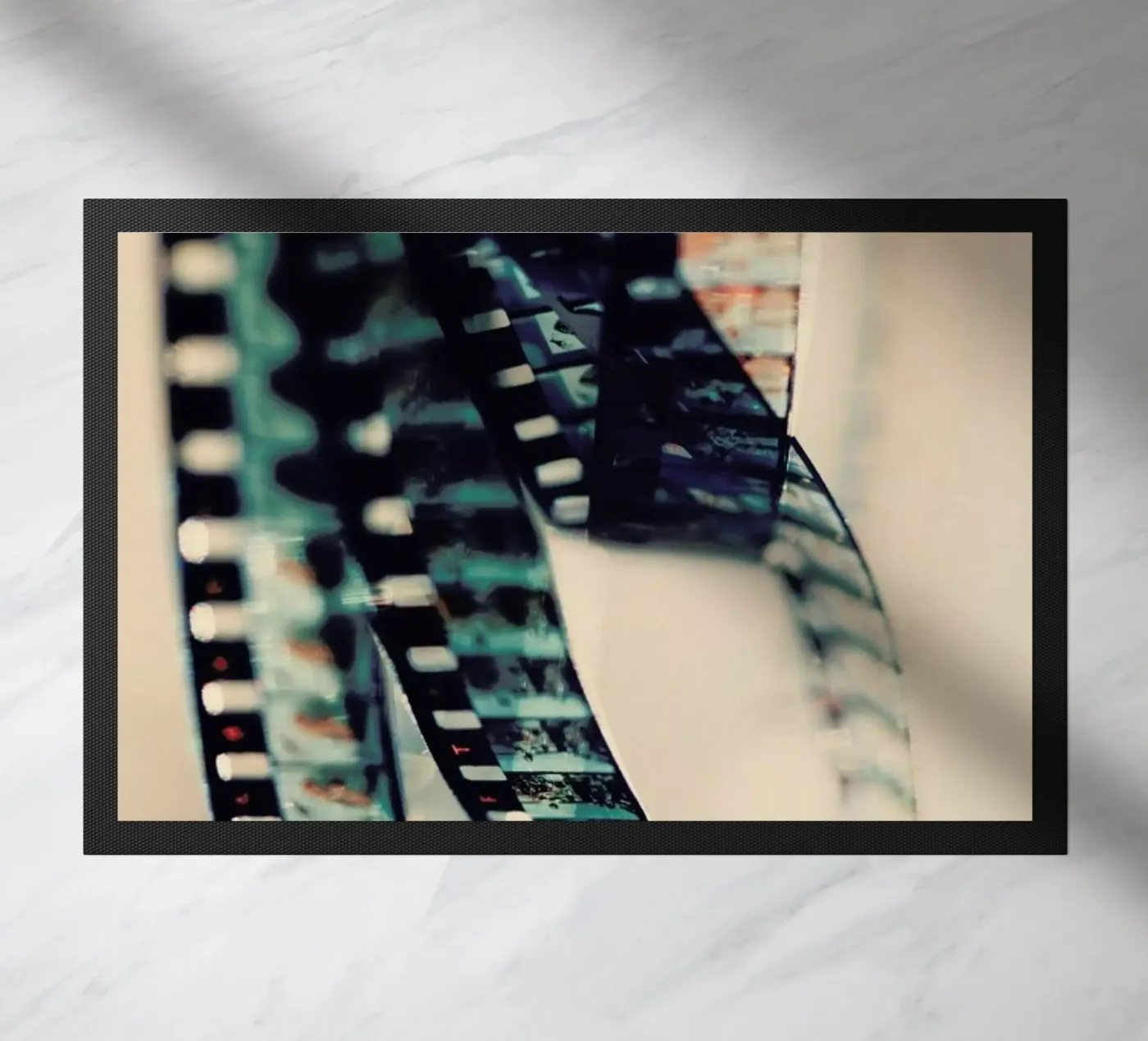 Super 8 deurmat van Ingrid Beddoes