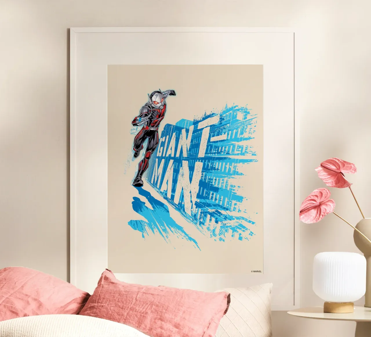 Giant Man poster con telaio in plastica da MARVEL Designs by JUNIQE