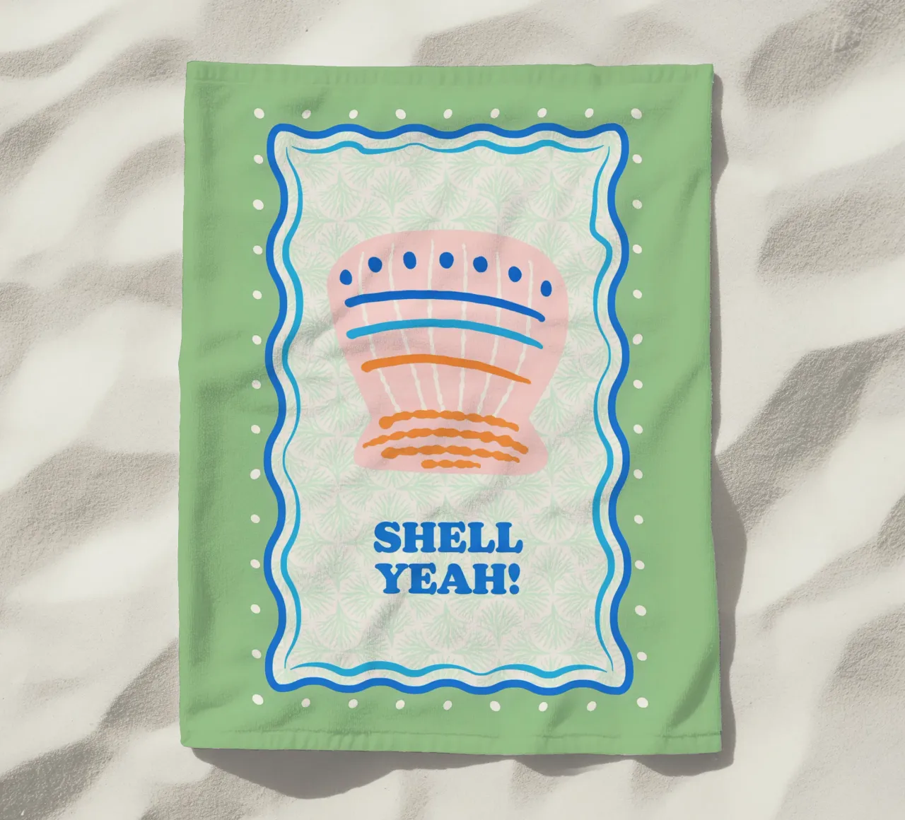 Shell yeah! toalla de playa de Studio Birchwood