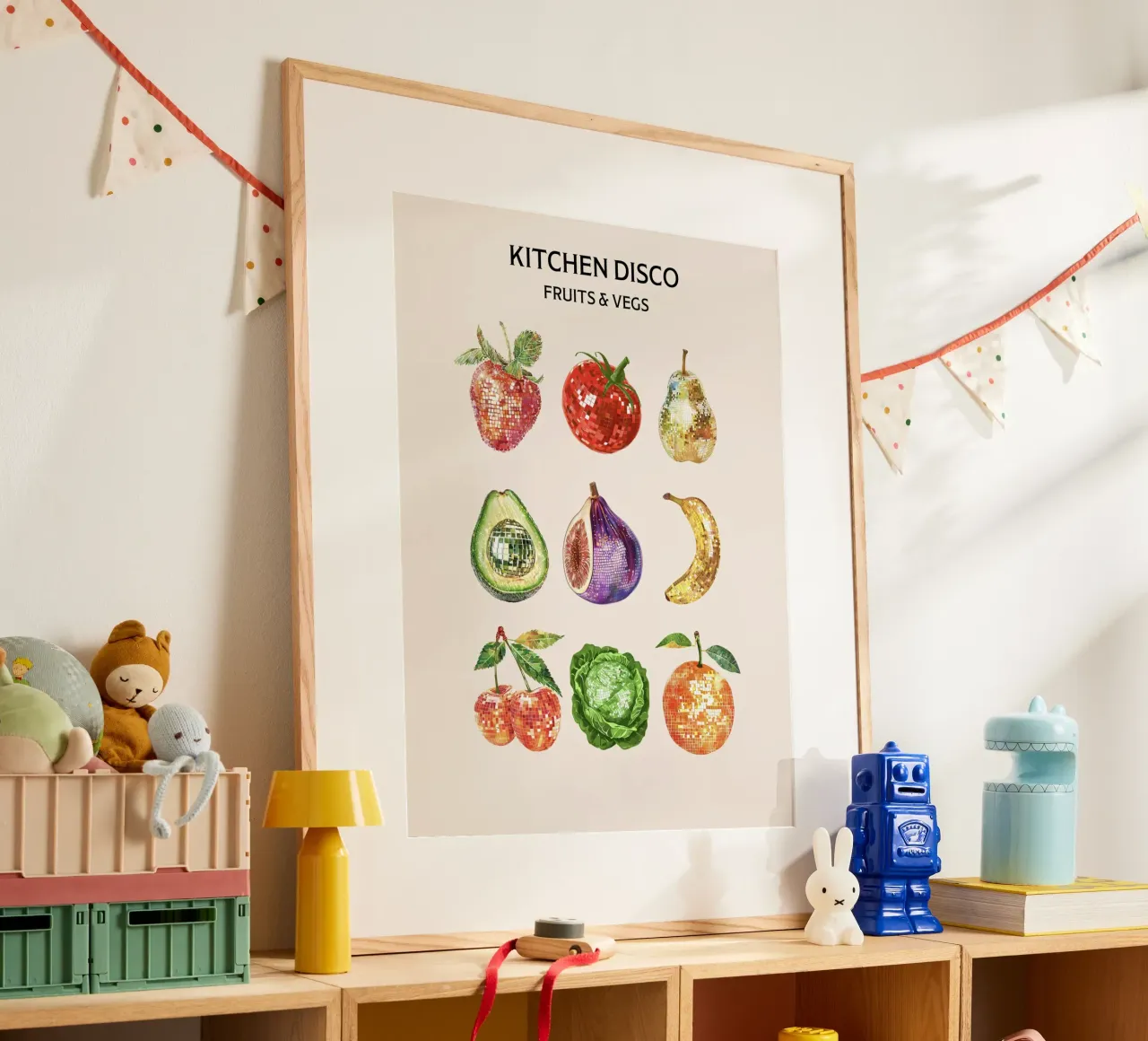 Disco da cucina, Disco Ball Frutta e verdura poster con telaio in alluminio da Peaches Art Prints